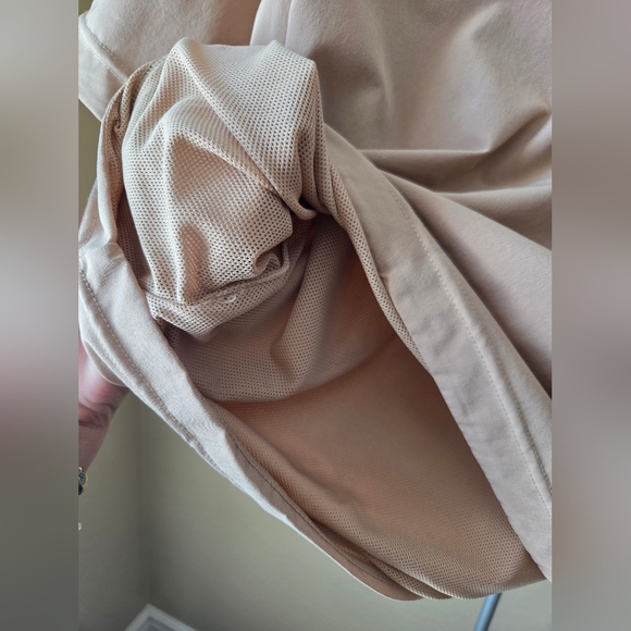 Nike Tan Cropped Workout T-Shirt - Picture 5 of 6